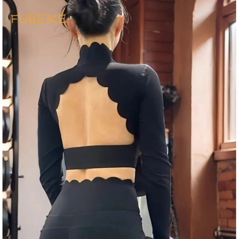 Valkyria Cutout Top
